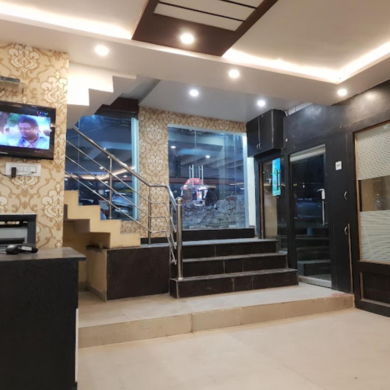 New Kumar Hotel & Banquet Lucknow Extérieur photo