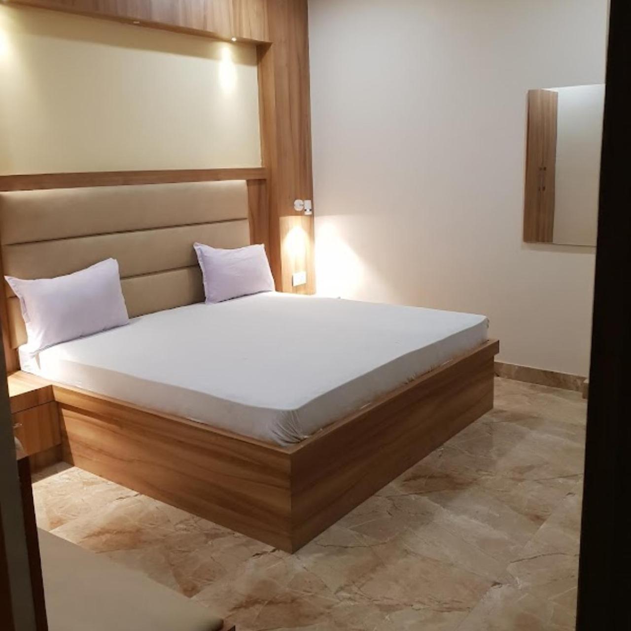 New Kumar Hotel & Banquet Lucknow Extérieur photo