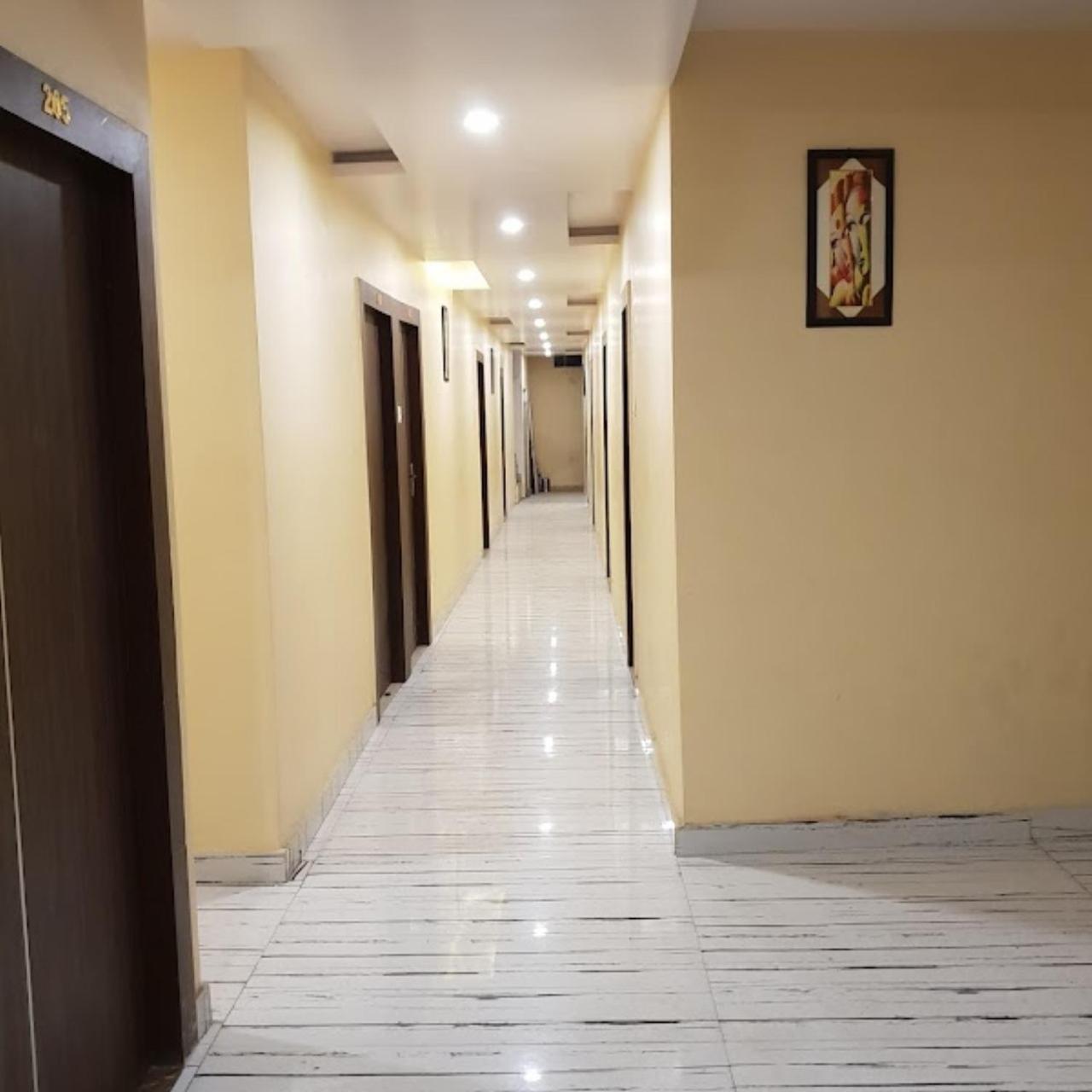 New Kumar Hotel & Banquet Lucknow Extérieur photo