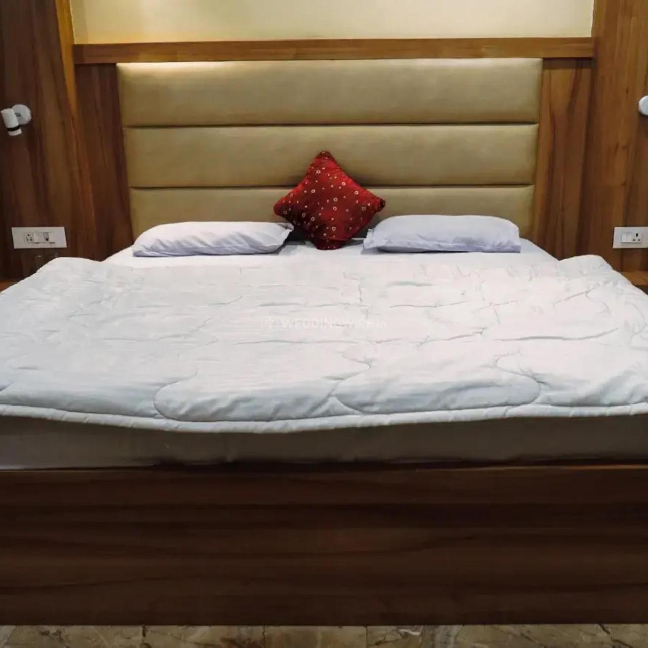 New Kumar Hotel & Banquet Lucknow Extérieur photo
