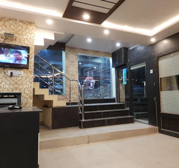 New Kumar Hotel & Banquet Lucknow Extérieur photo